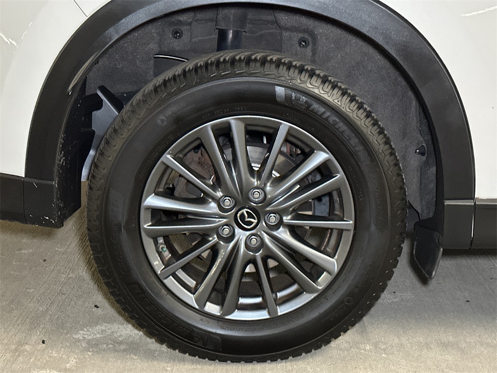 2020 Mazda CX-5 Touring Image 5 of 30