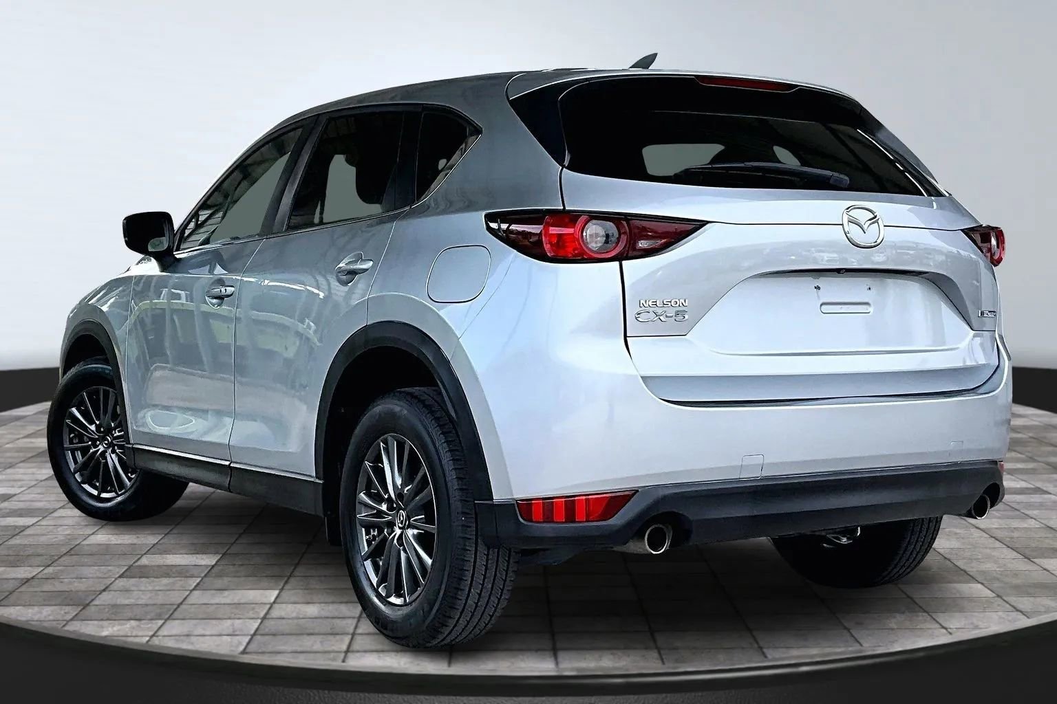 2020 Mazda CX-5 Touring Image 5 of 31