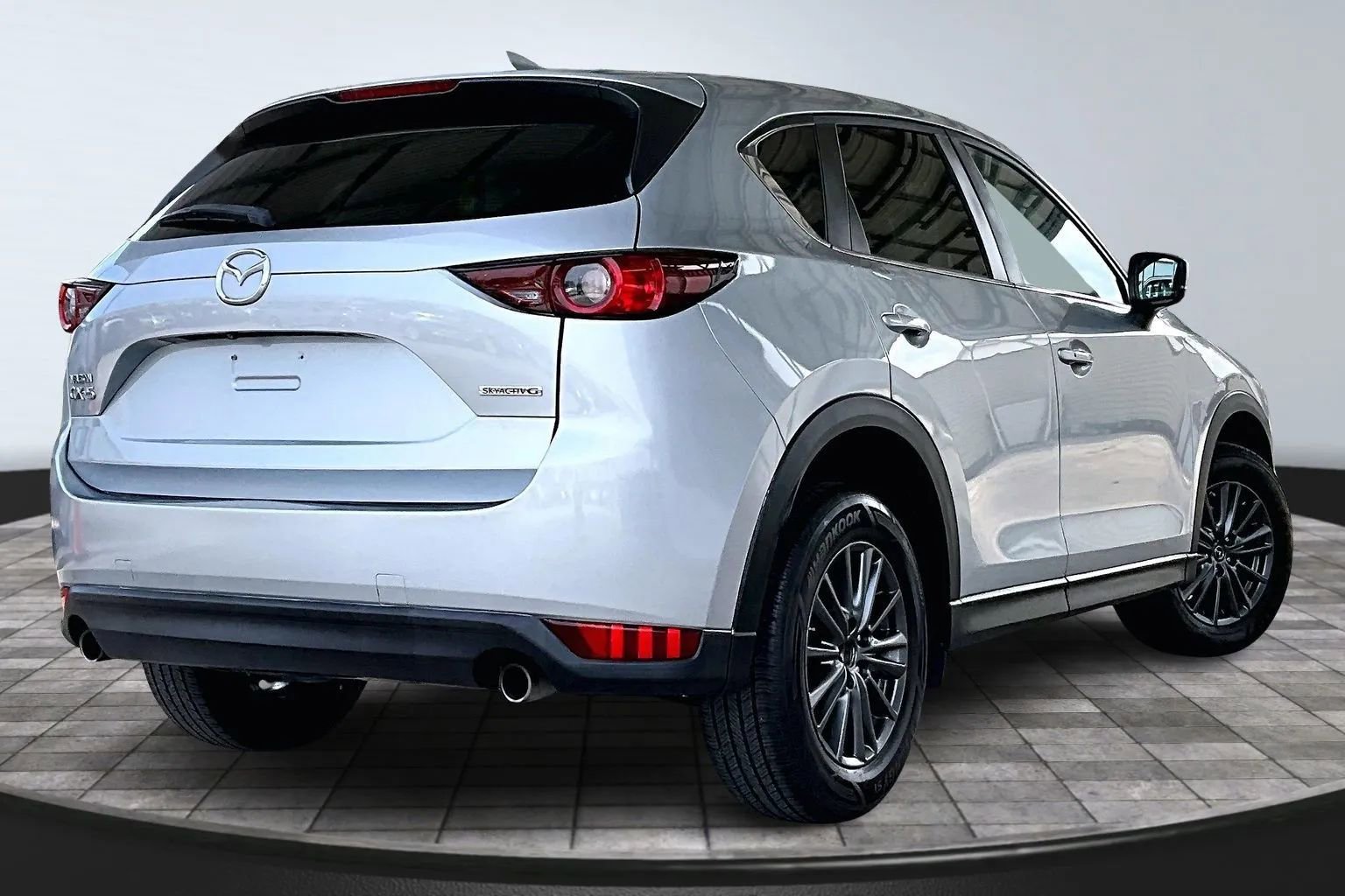 2020 Mazda CX-5 Touring Image 4 of 31