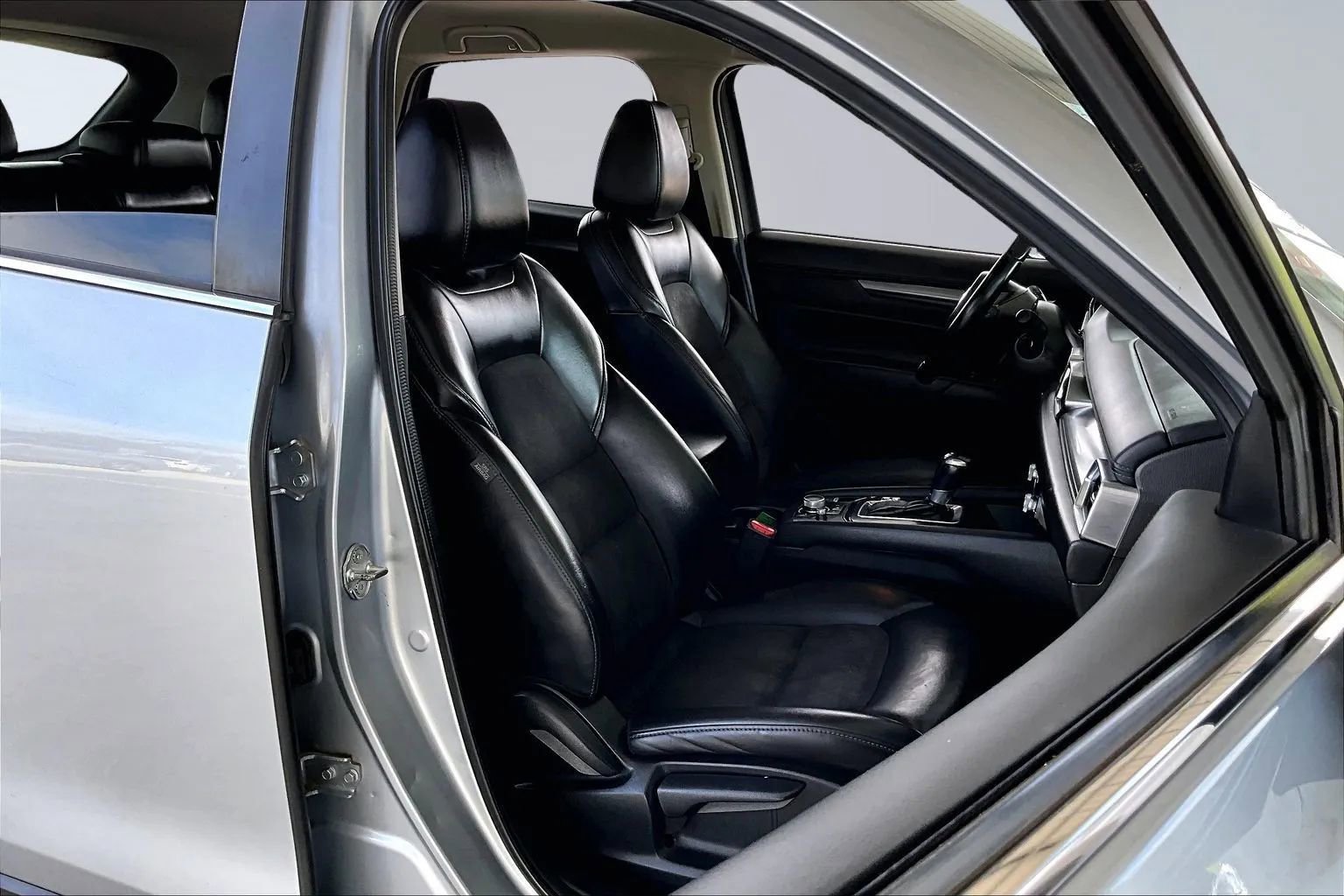 2020 Mazda CX-5 Touring Image 12 of 31