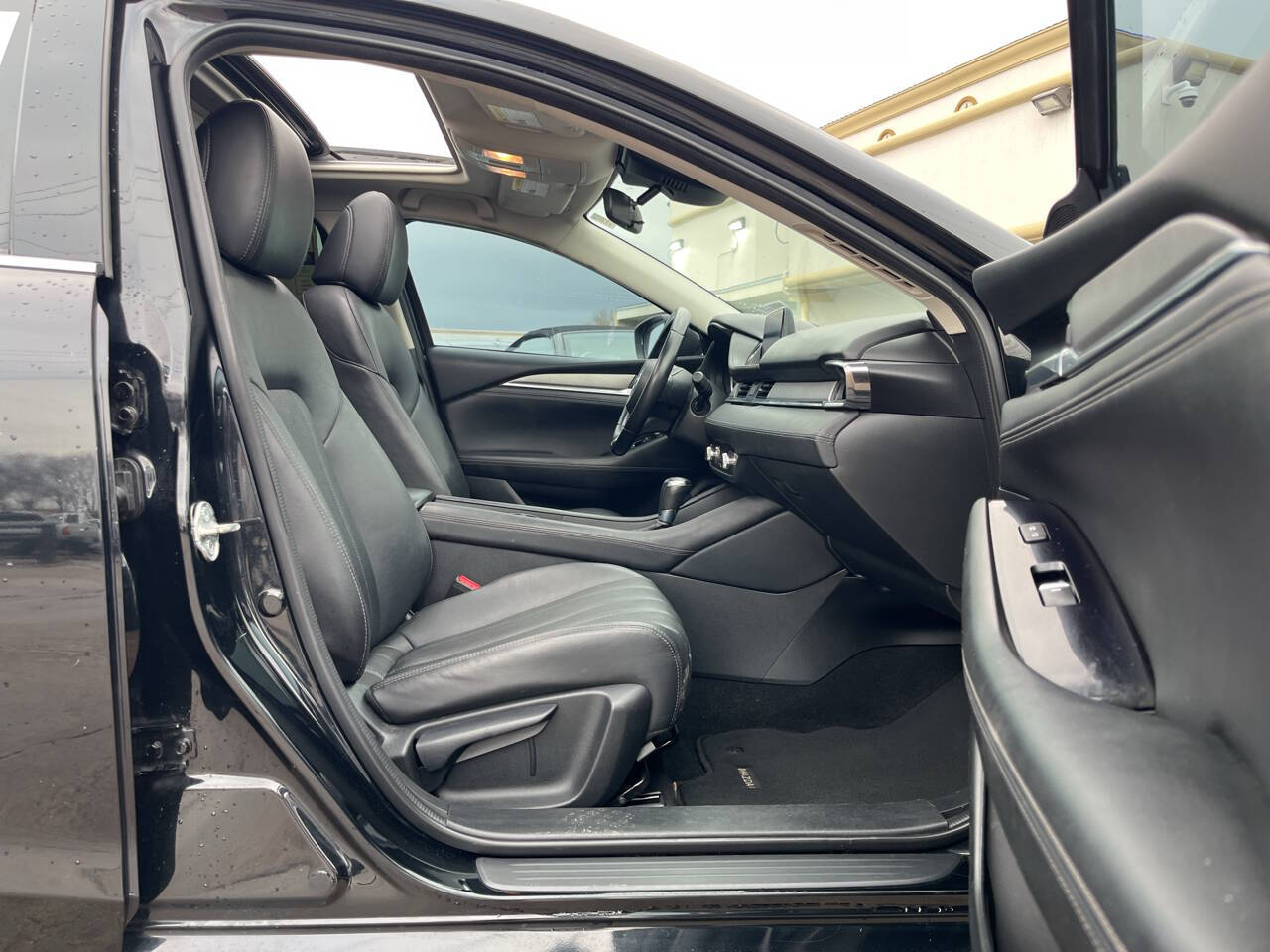 Vehicle image 10 of 11