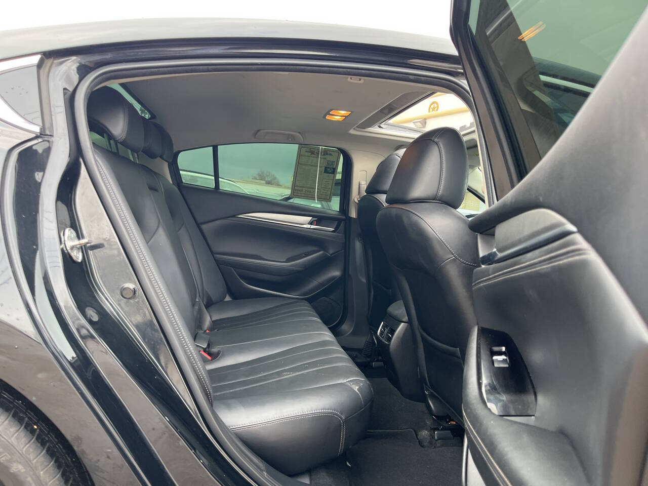 Vehicle image 9 of 11