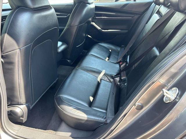 Vehicle image 12 of 32