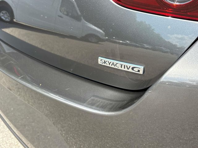 Vehicle image 24 of 32