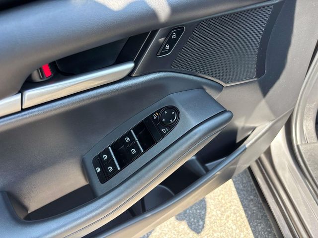 Vehicle image 32 of 32