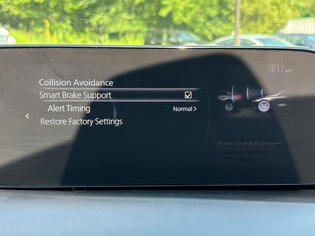 Vehicle image 21 of 32