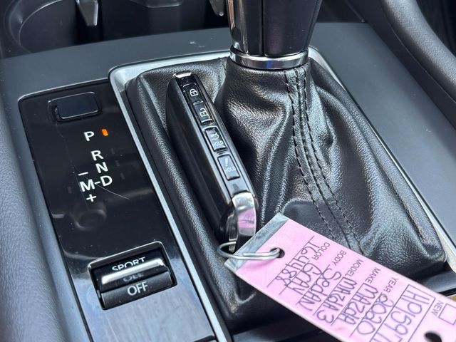 Vehicle image 22 of 32