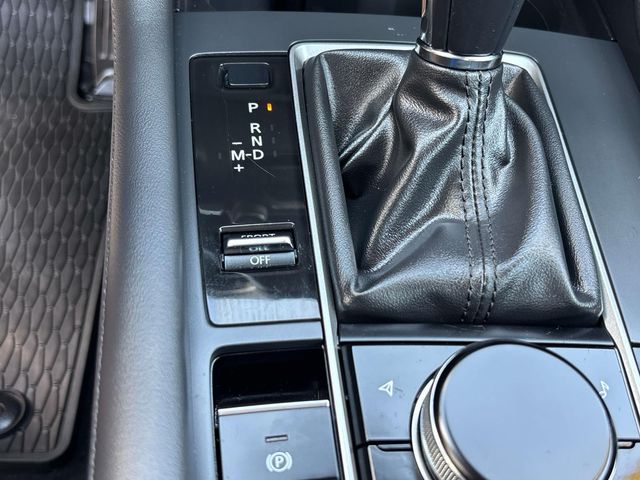 Vehicle image 29 of 32