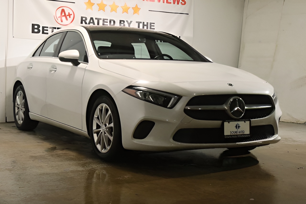 Vehicle image 27 of 30