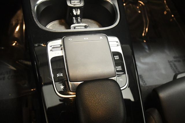 Vehicle image 14 of 30
