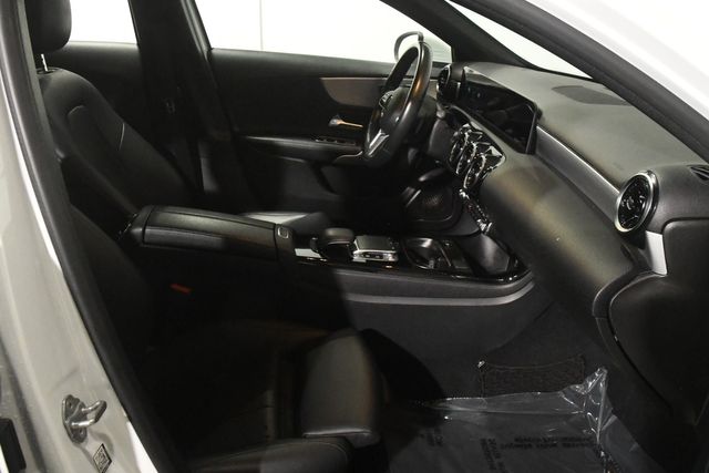 Vehicle image 20 of 30