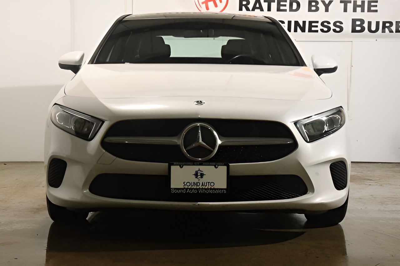 Vehicle image 26 of 30