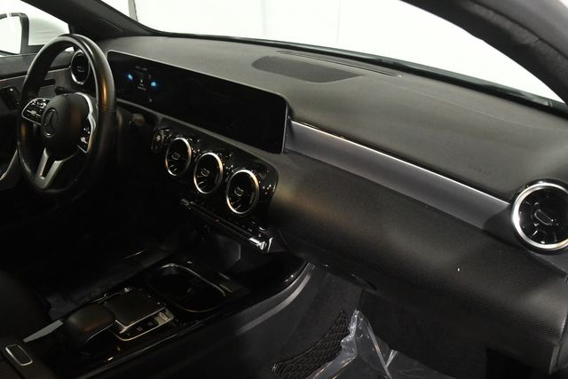 Vehicle image 21 of 30