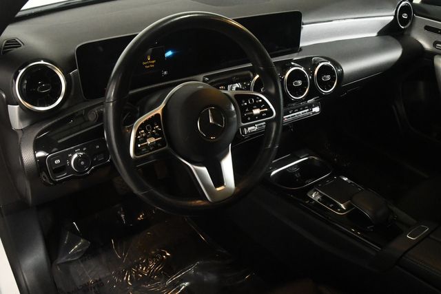 Vehicle image 10 of 30