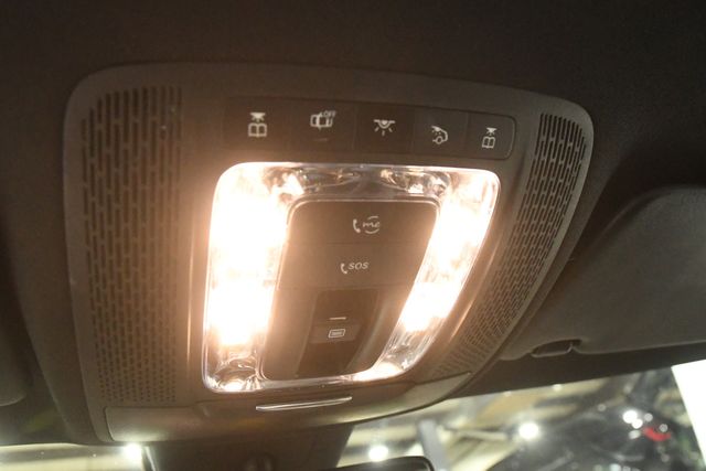 Vehicle image 15 of 30
