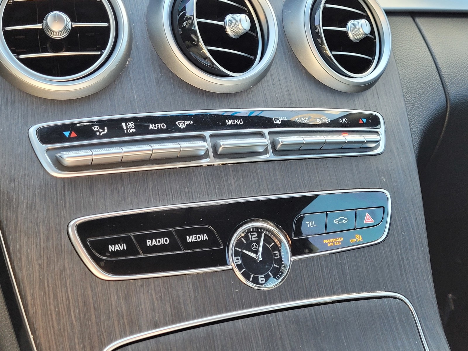 Vehicle image 26 of 35