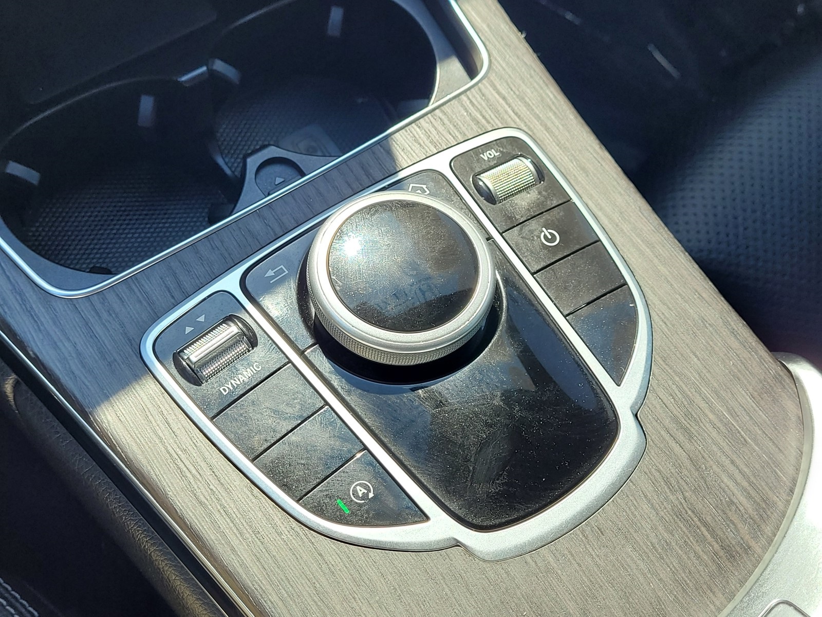 Vehicle image 27 of 35