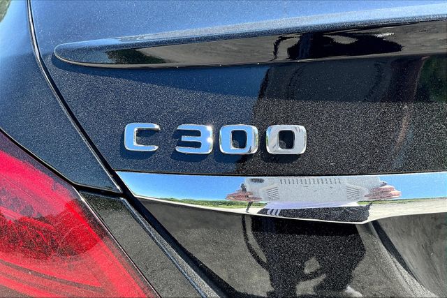 Vehicle image 10 of 33