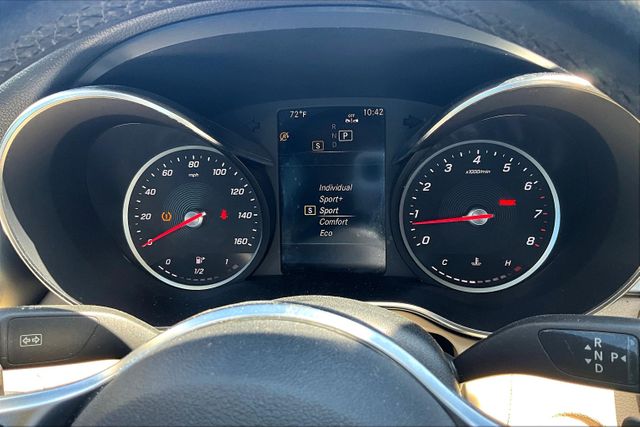 Vehicle image 19 of 33