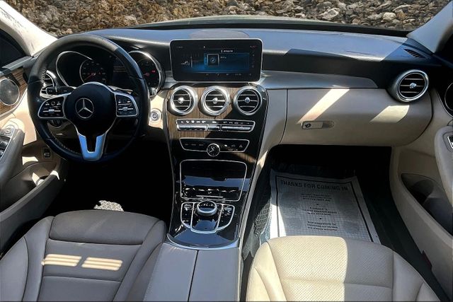 Vehicle image 15 of 33