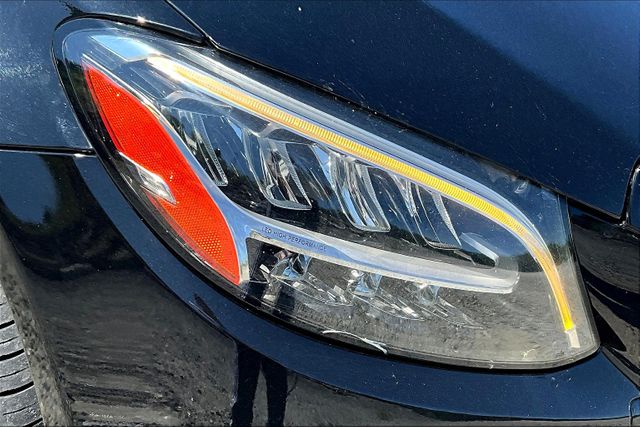 Vehicle image 28 of 33