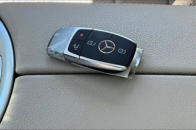 Vehicle image 12 of 33