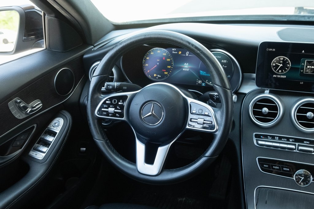 Vehicle image 6 of 15