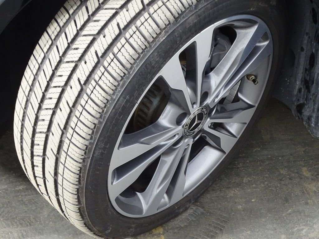 2020 Mercedes-Benz C-Class 300 Image 8 of 44