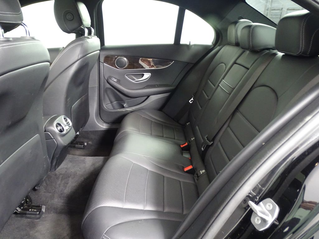 2020 Mercedes-Benz C-Class 300 Image 13 of 44