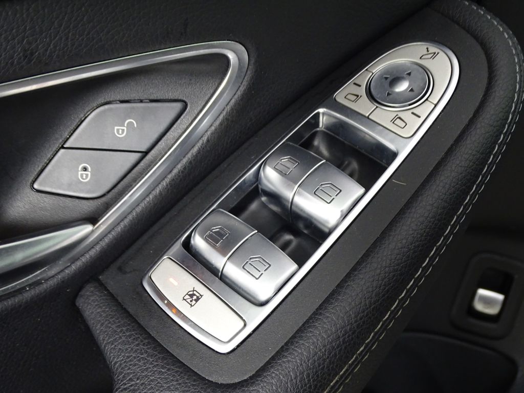 2020 Mercedes-Benz C-Class 300 Image 39 of 44