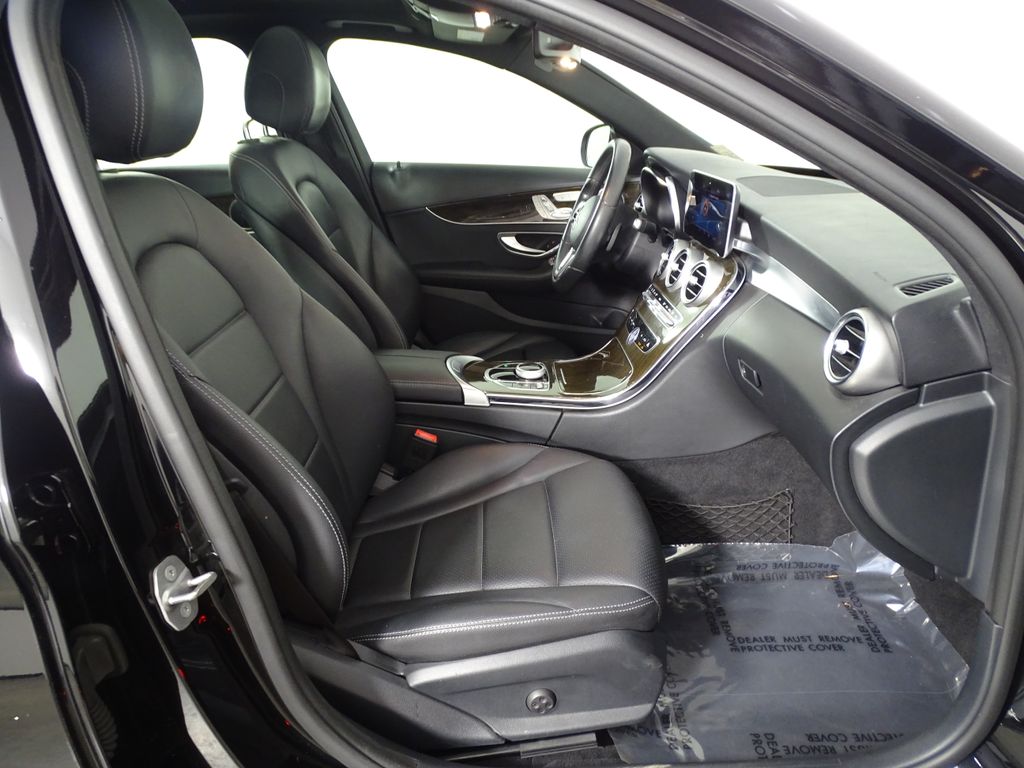 2020 Mercedes-Benz C-Class 300 Image 14 of 44
