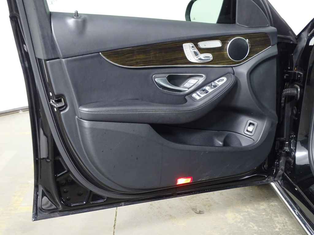 2020 Mercedes-Benz C-Class 300 Image 34 of 44