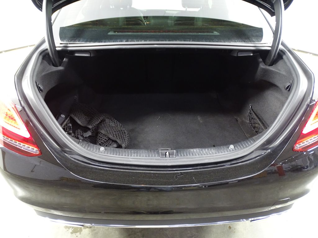 2020 Mercedes-Benz C-Class 300 Image 10 of 44