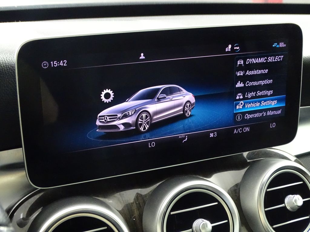 2020 Mercedes-Benz C-Class 300 Image 26 of 44