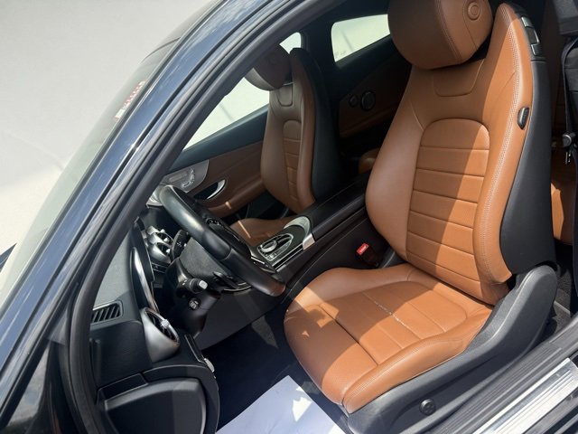 Vehicle image 10 of 14