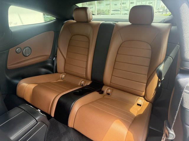 Vehicle image 11 of 14
