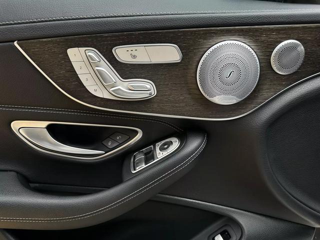 Vehicle image 22 of 51
