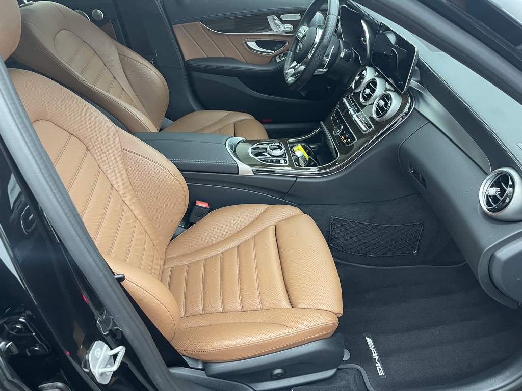 Vehicle image 11 of 31
