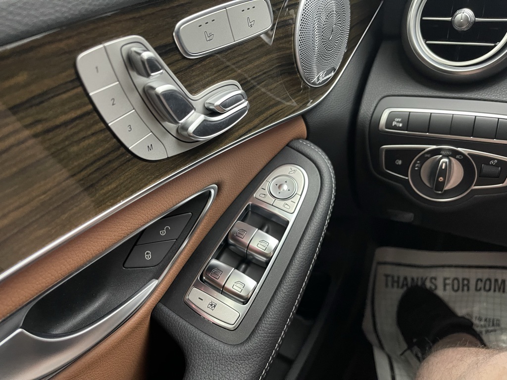 Vehicle image 29 of 31