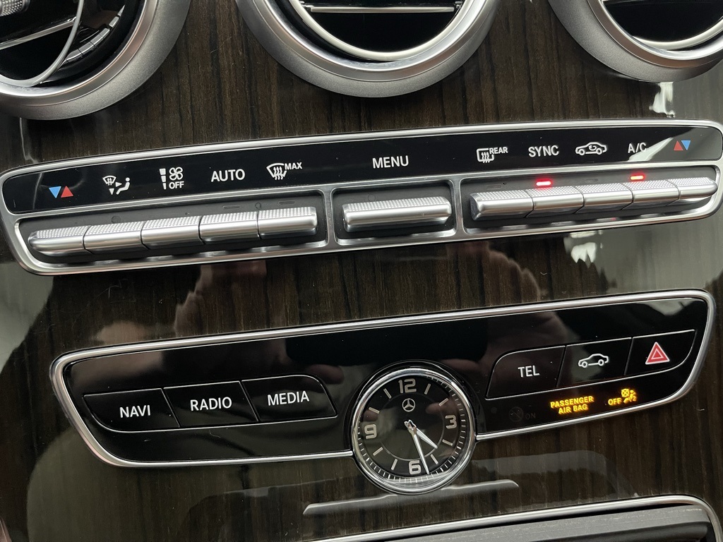 Vehicle image 22 of 31