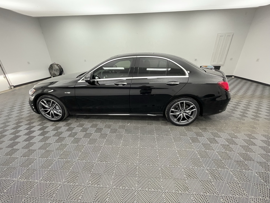 Vehicle image 7 of 31