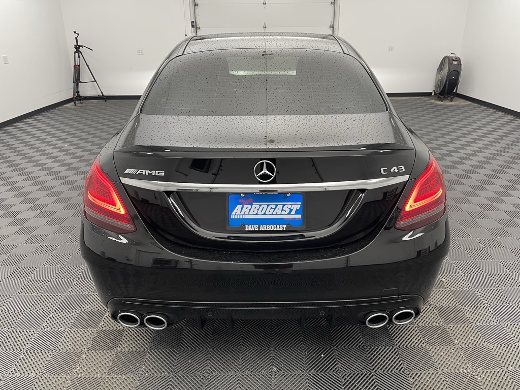 Vehicle image 9 of 31