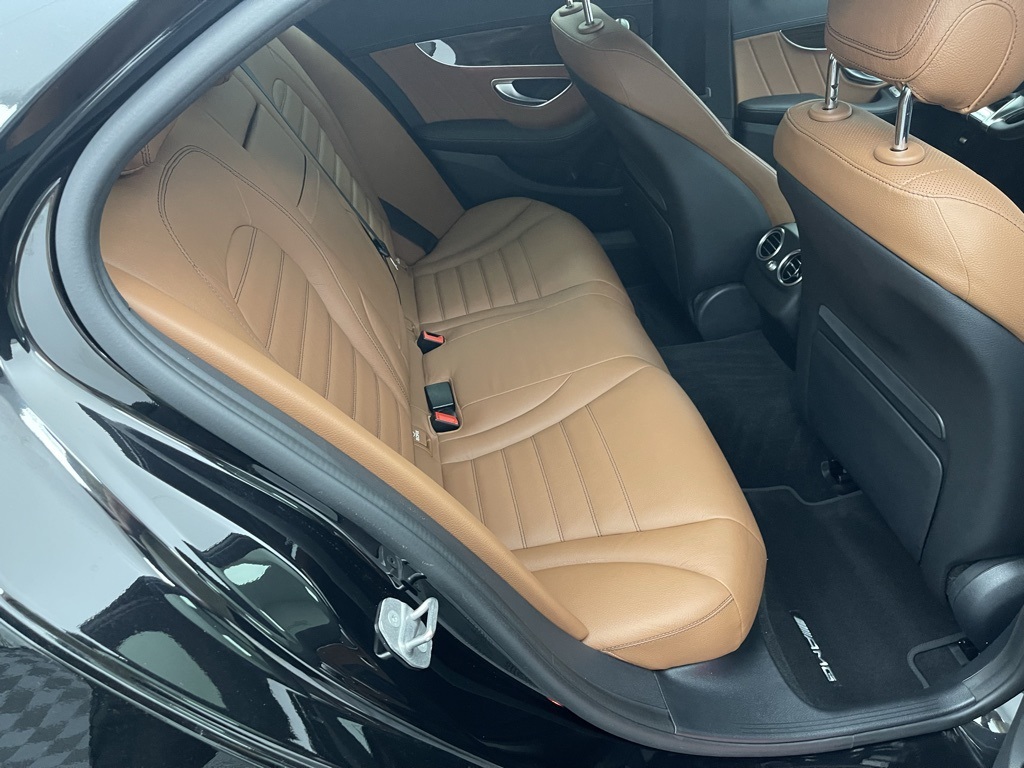Vehicle image 10 of 31