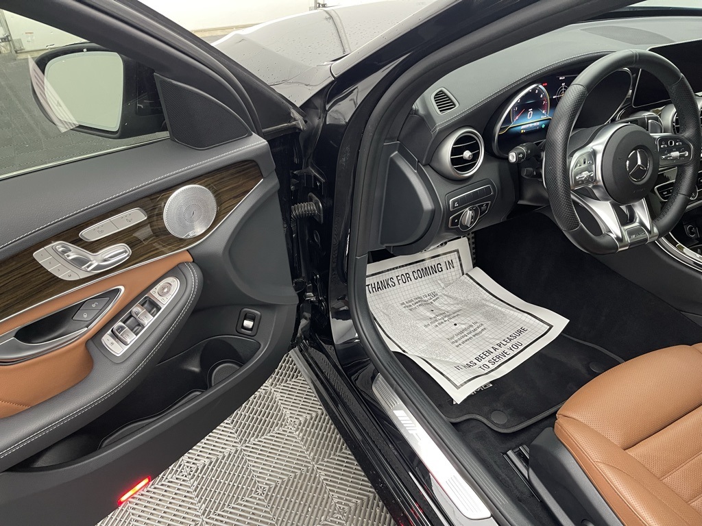 Vehicle image 15 of 31