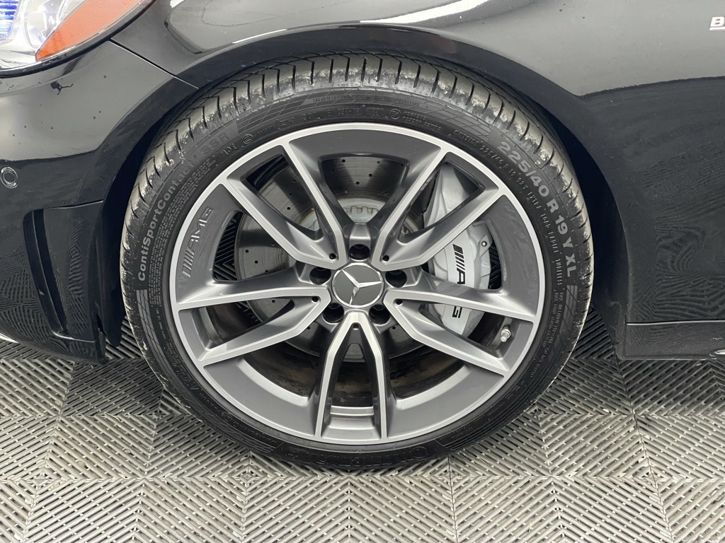 Vehicle image 8 of 31