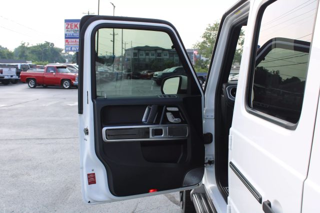 Vehicle image 7 of 37