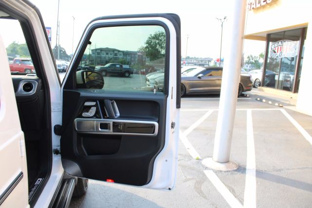 Vehicle image 31 of 37