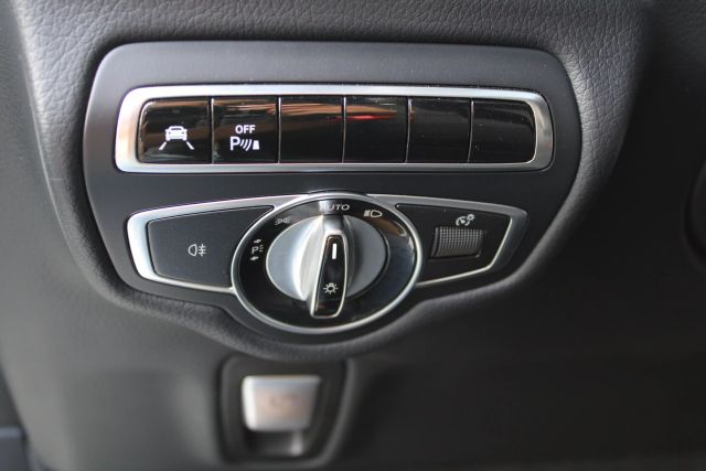 Vehicle image 11 of 37