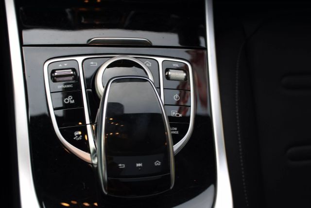 Vehicle image 20 of 37