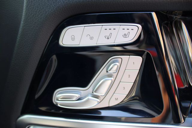 Vehicle image 32 of 37